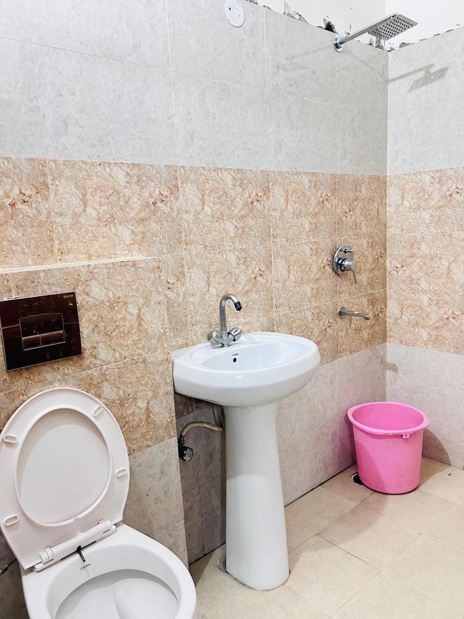 Sunrise Hotel 잘란다르 외부 사진