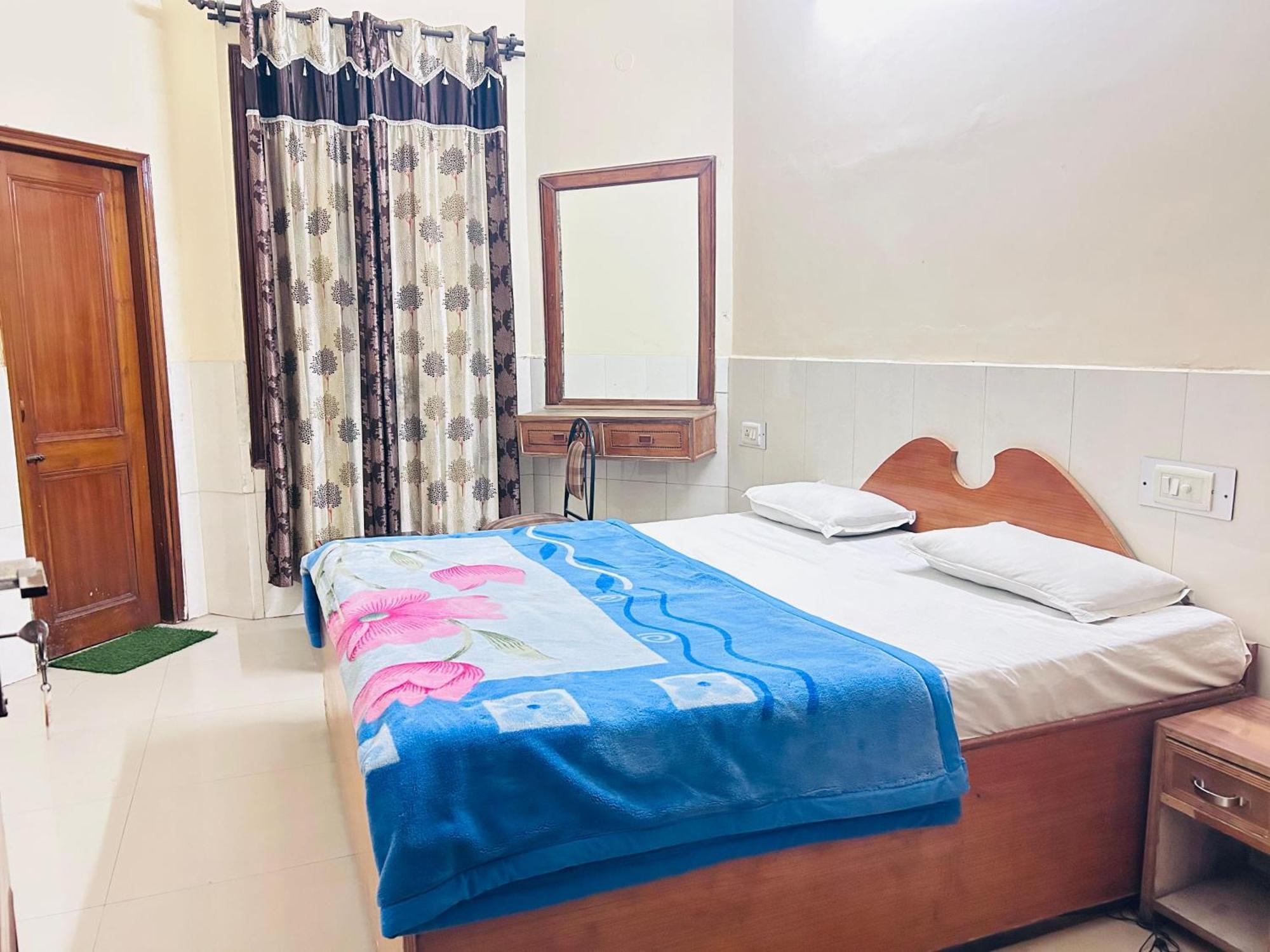 Sunrise Hotel 잘란다르 외부 사진